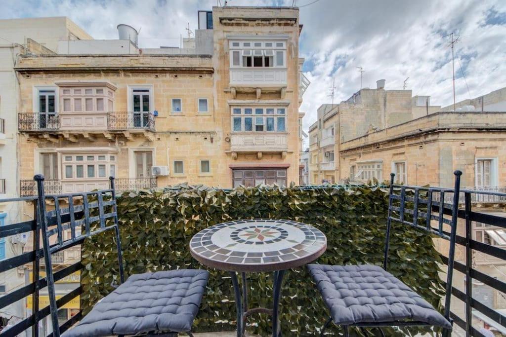Traditional Maltese Town House In Floriana Ngoại thất bức ảnh